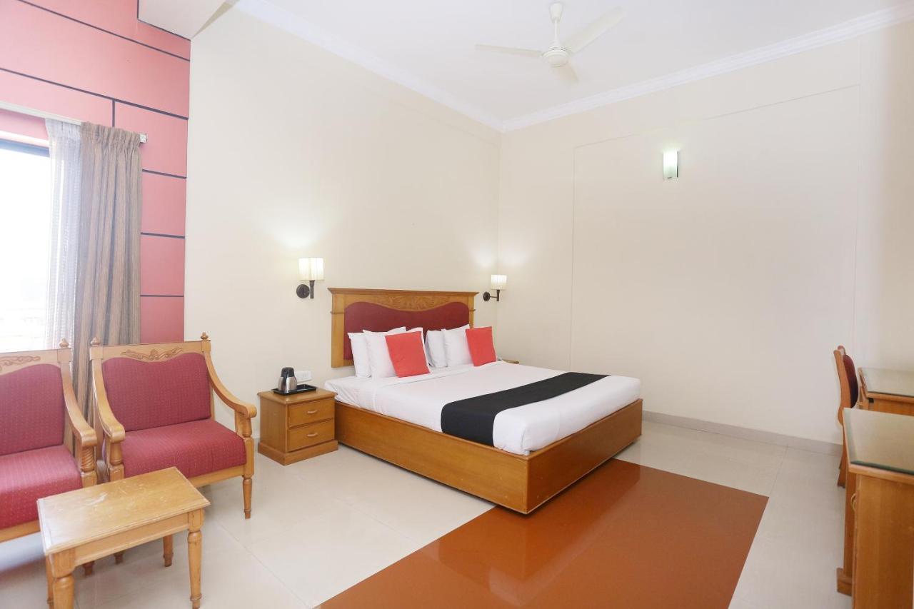 Hotel Capital O 45944 Club 7 Tiruvalla Zewnętrze zdjęcie
