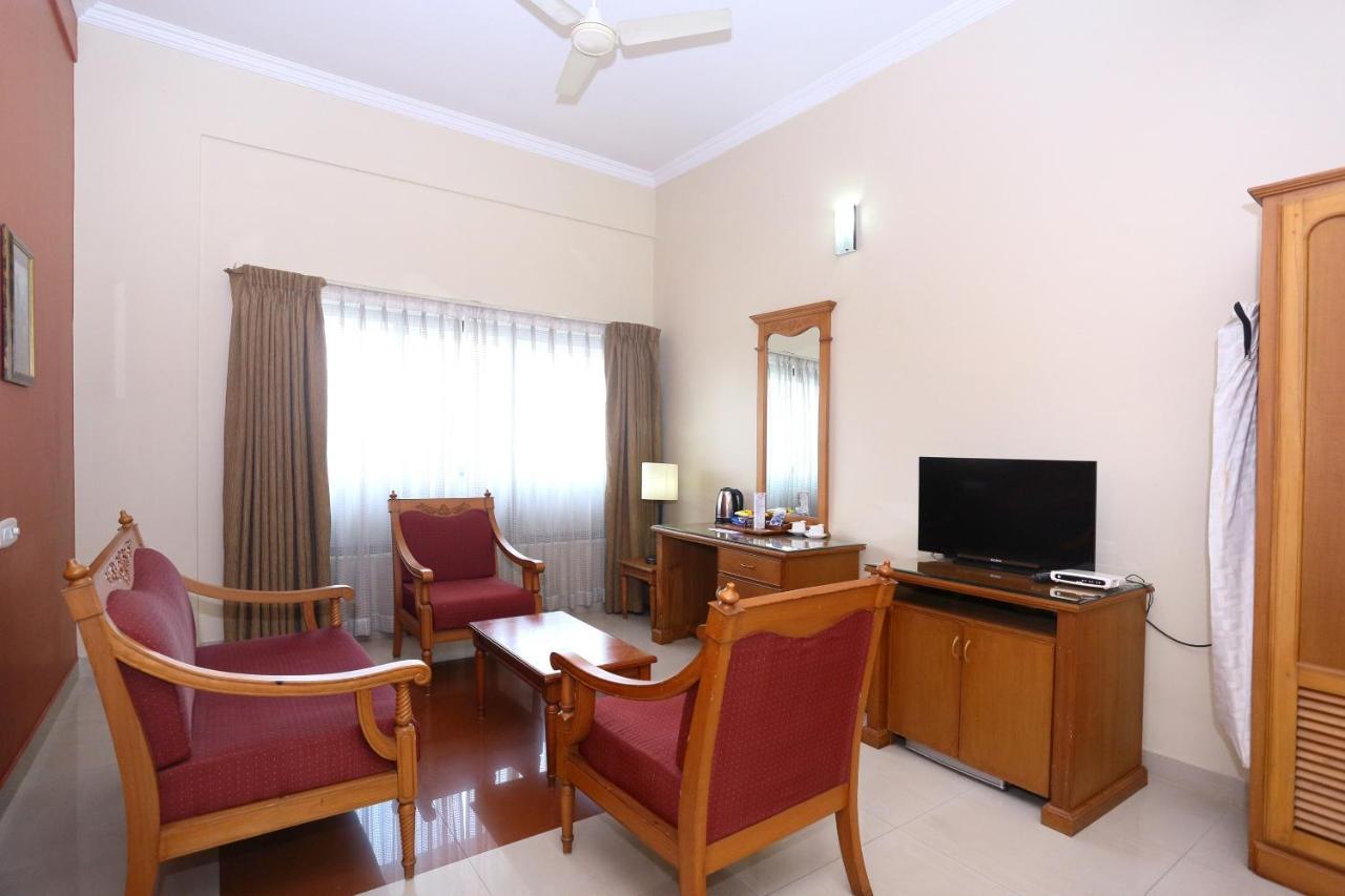 Hotel Capital O 45944 Club 7 Tiruvalla Zewnętrze zdjęcie