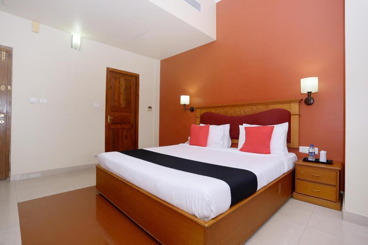 Hotel Capital O 45944 Club 7 Tiruvalla Zewnętrze zdjęcie